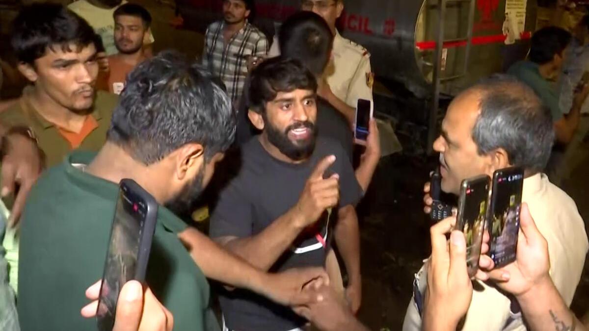 Wrestlers, Delhi Police scuffle at Jantar Mantar; Vinesh Phogat’s